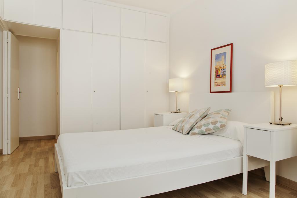 Flateli Roger 2 Apartment Barcelona Exterior photo