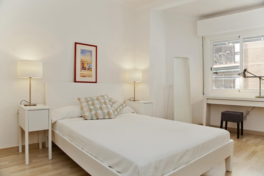 Flateli Roger 2 Apartment Barcelona Exterior photo